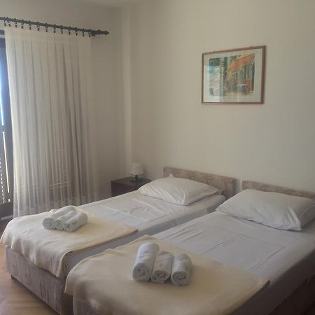 Studio Apartmani Topic Omis Exterior photo